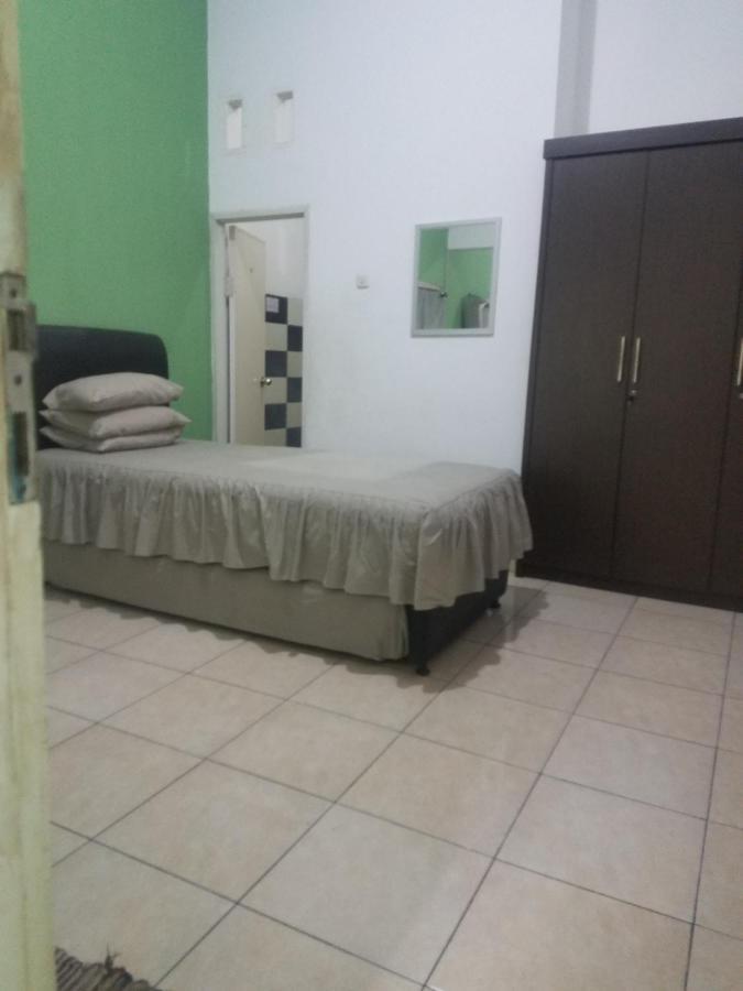 Cendrawasih Syariah Homestay Bandar Lampung Exterior foto